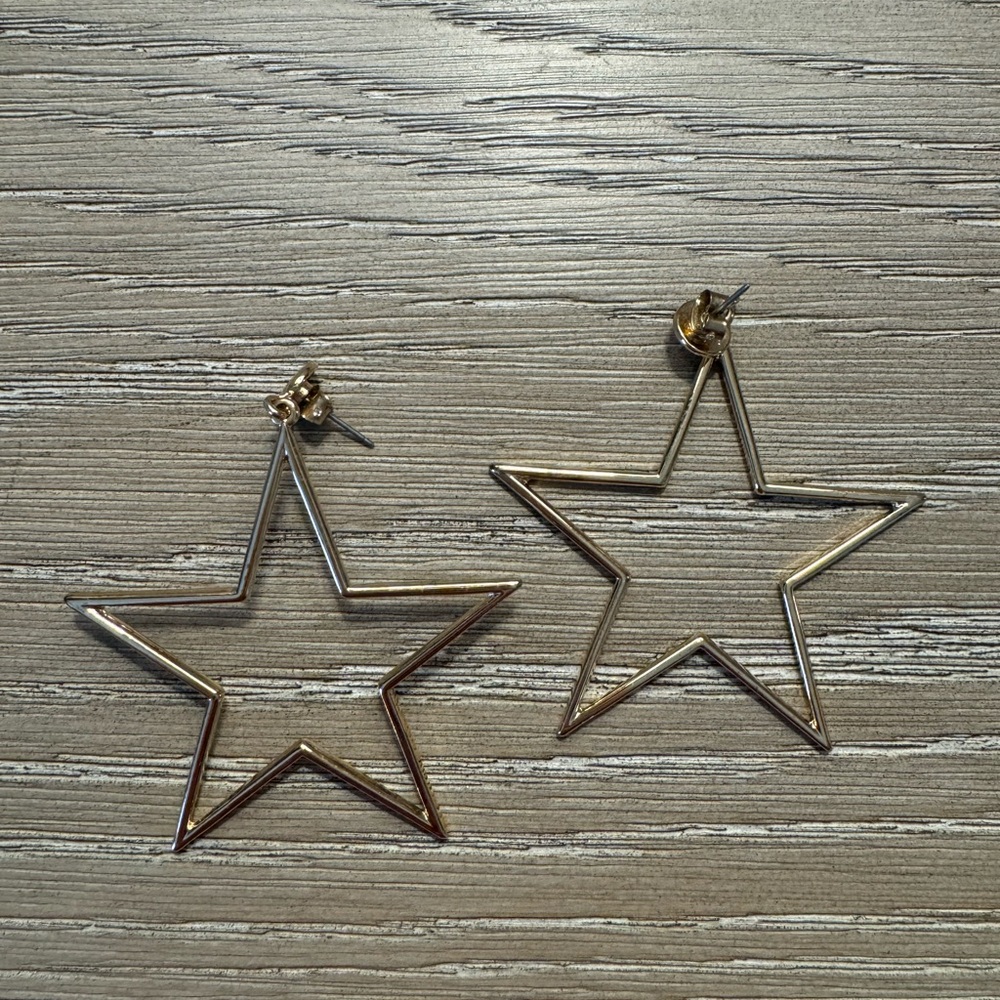 gold star earrings